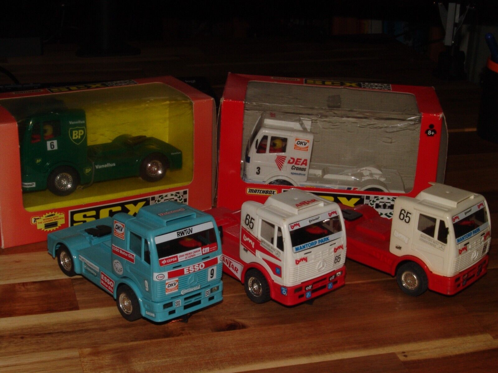 5 camiones Mercedes, ref.8364-8365 de Tyco/Exin COLECCION COMPLETA