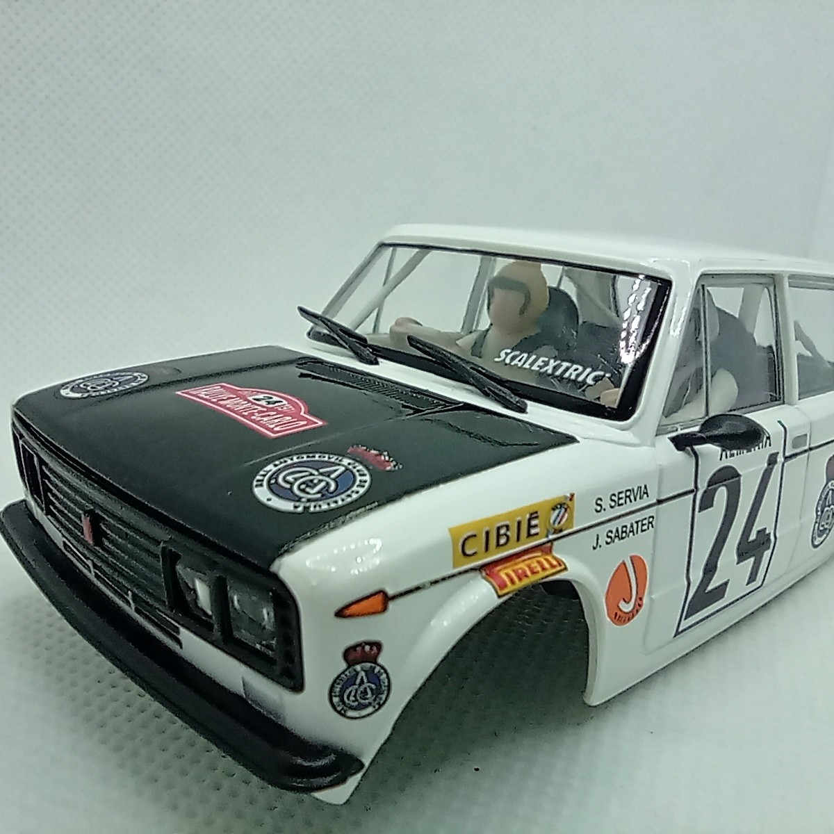 Carroceria Coche Scalextric Seat 1430 Servia #24 Rally Montecarlo 1977 con luces