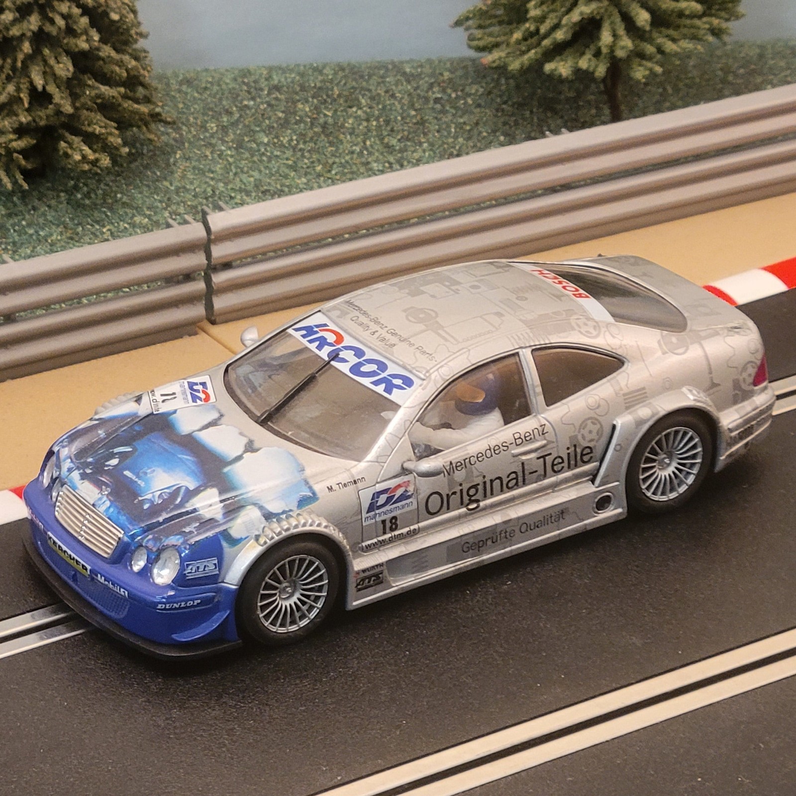Coche NINCO 1:32 - Mercedes CLK DTM #18