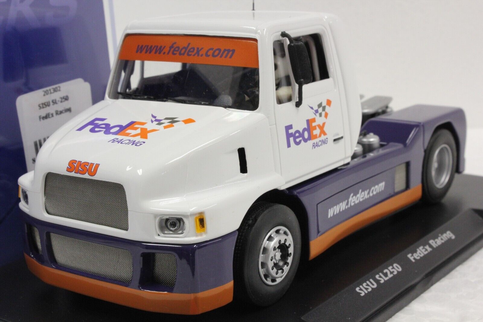 FLY 201302 SISU SUPER TRUCK FED EX RACING NUEVO 1/32 SLOT CAR EN VITRINA