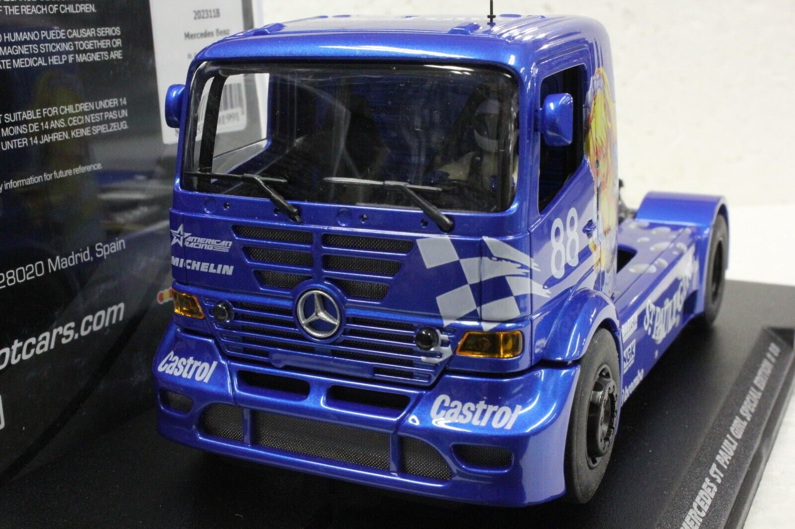 FLY 202311B MERCEDES BENZ NIÑA SAN PAULI AZUL NUEVO 132 SLOT CAR EN VITRINA