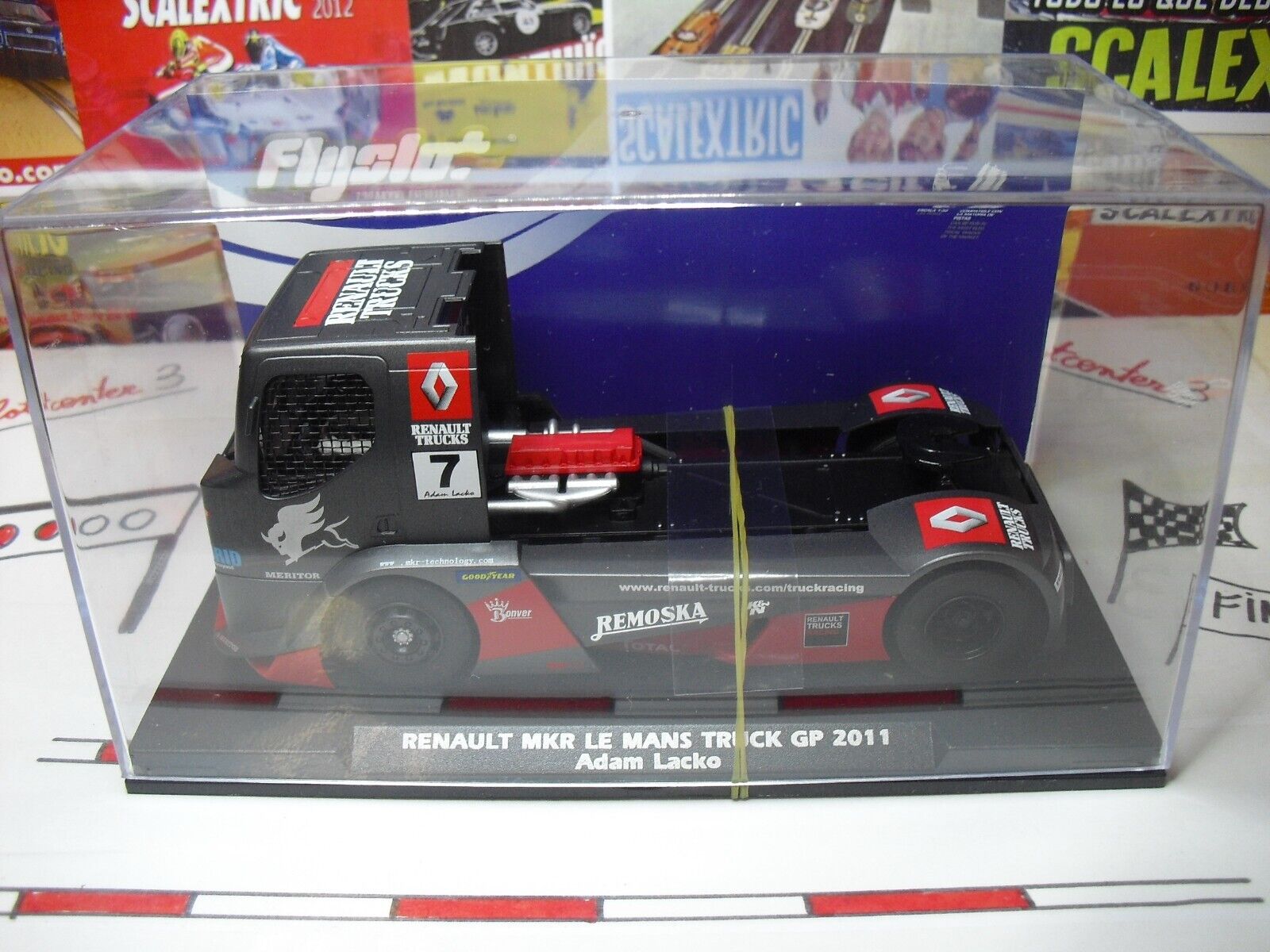 Flyslot Ref. 206101 RENAULT MKR LE MANS TRUCK GP 2011 NEW1/32