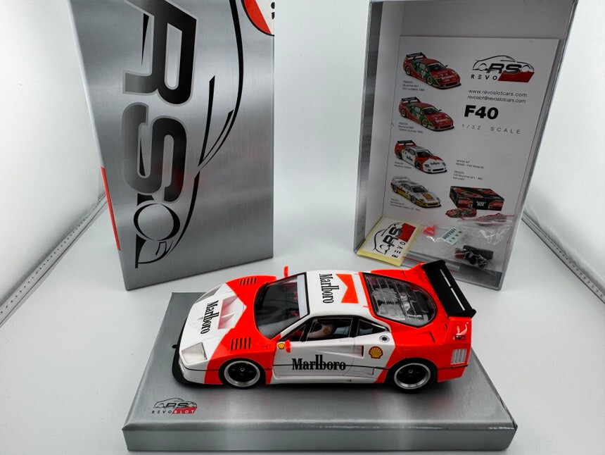 Revoslot RS0226 - 1:32 - Ferrari F40 Marlboro Edition - NUEVO EMBALAJE ORIGINAL
